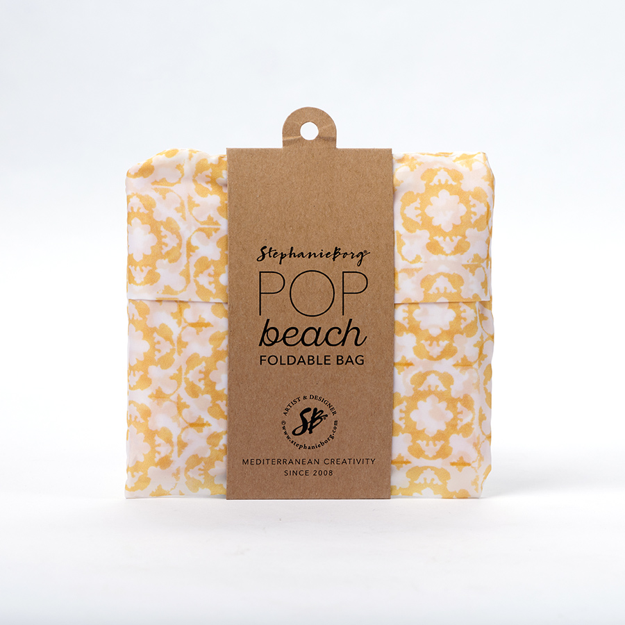 POP Yellow Beach bag packed